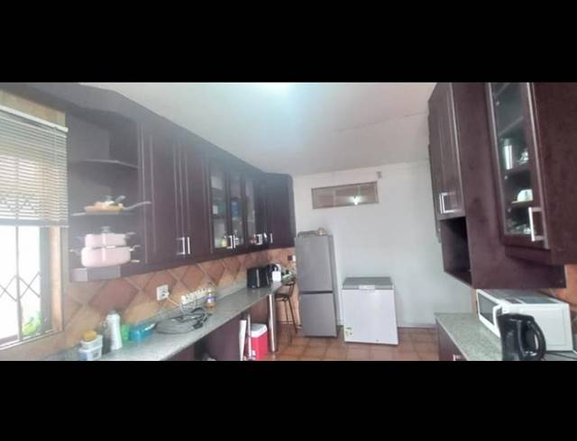 5 BEDROOM HOUSE FOR SALE IN UMBILO